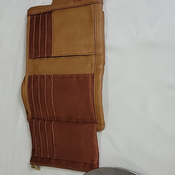 Women's Fossil Brown Leather Wallet - Picture 7 of 9